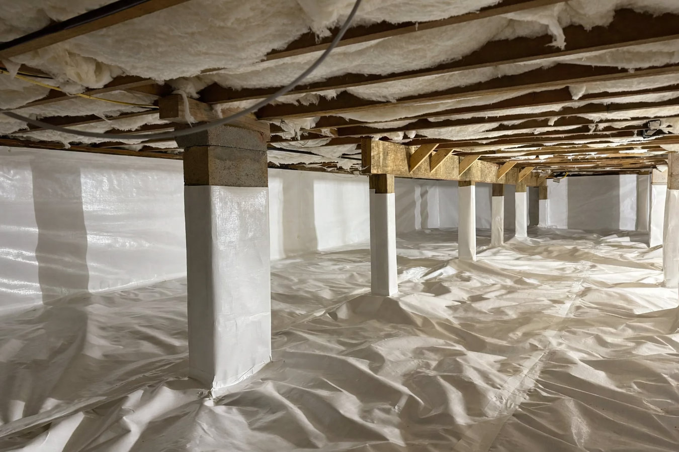 Crawl space vapor barrier in Columbia, MO